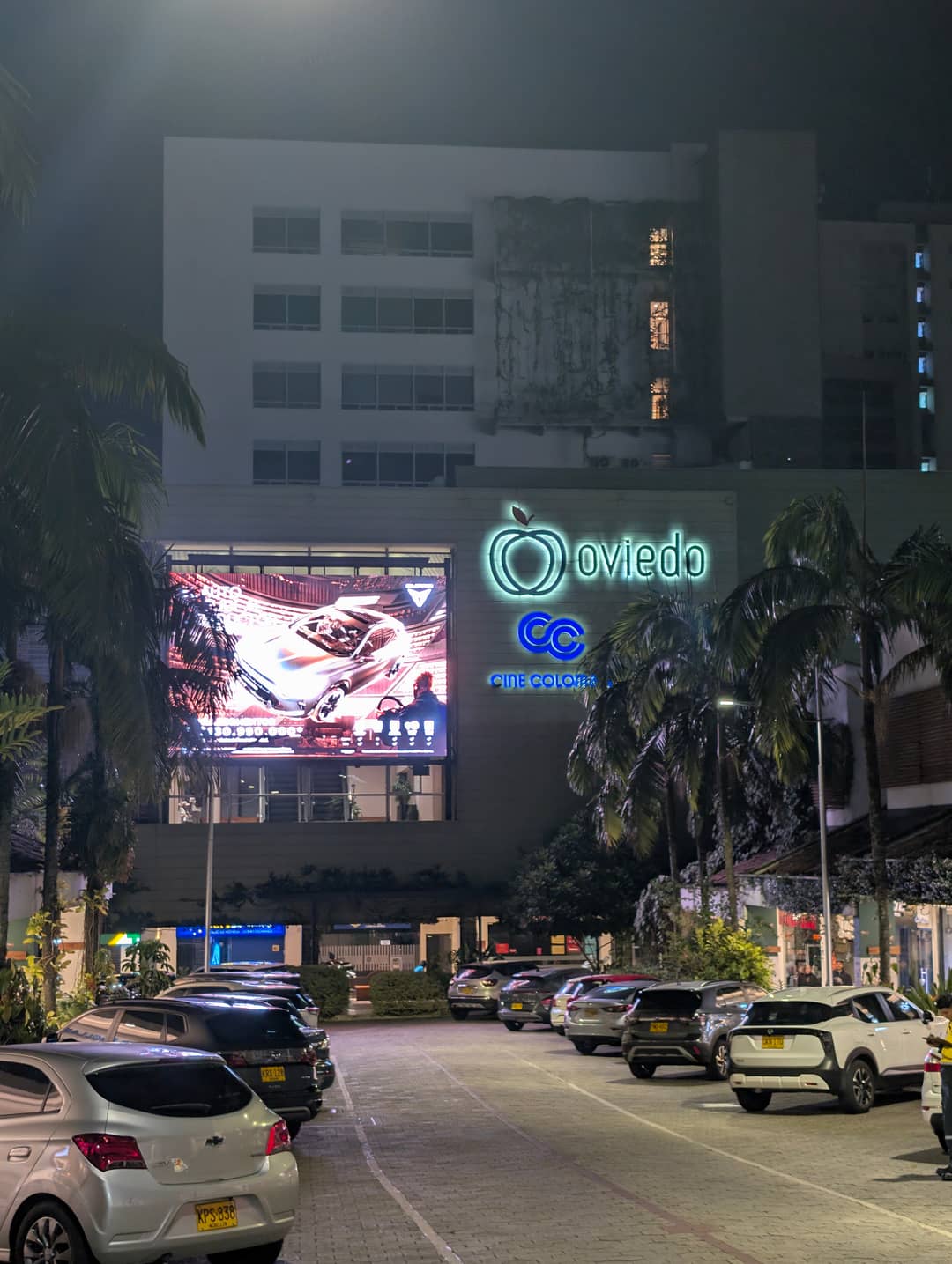The Oviedo neon. The oldest mall in El Poblado, opened in 1979.